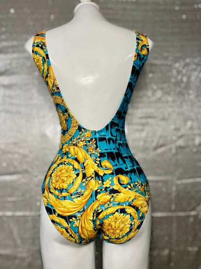 Vers. Swimsuit